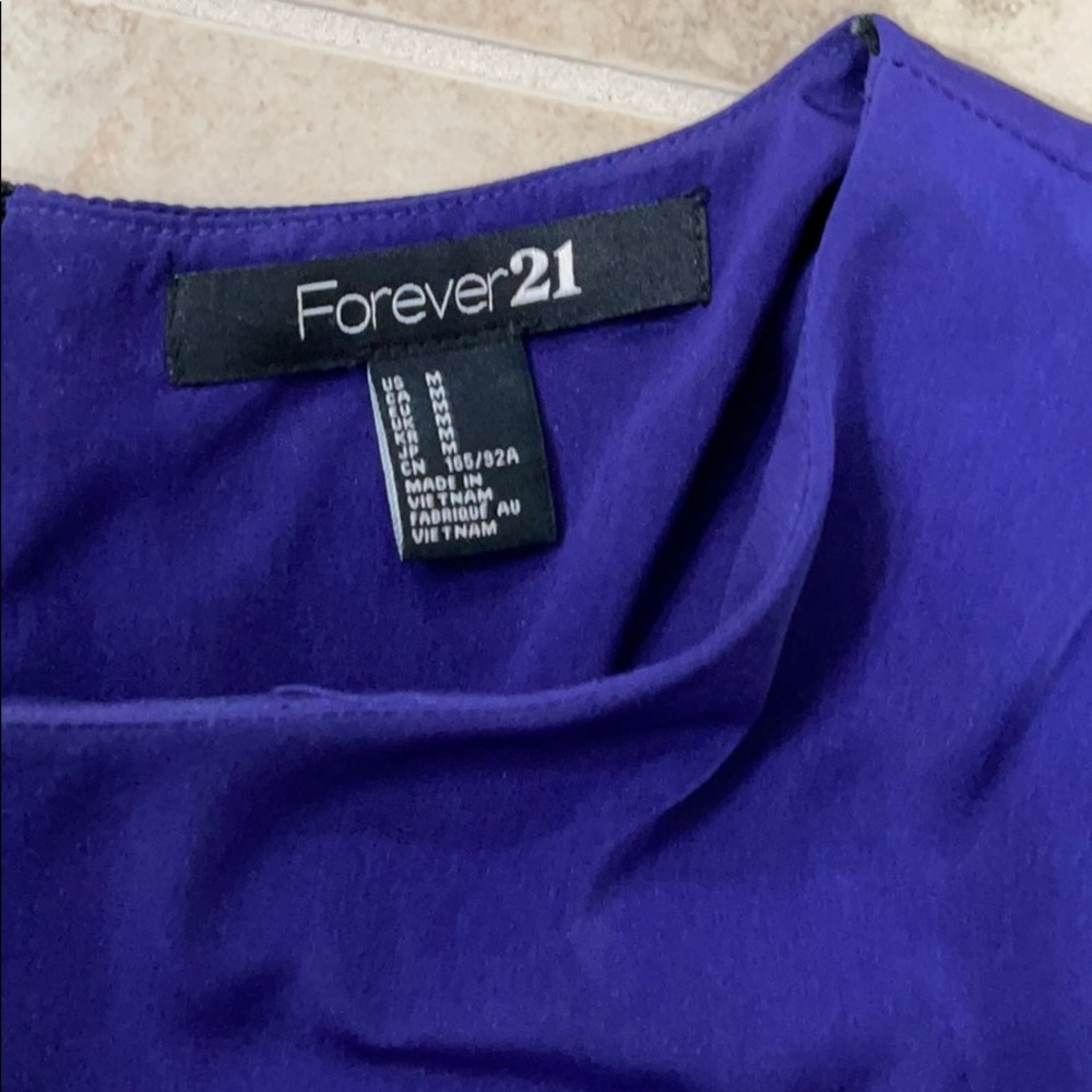 Top - Picture 2 of 2